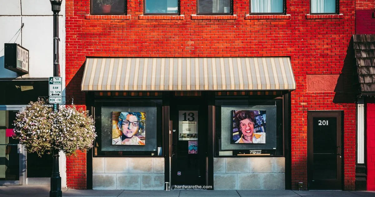 Hamilton Plaza Guide Hamilton Plaza Guide - The Hardware