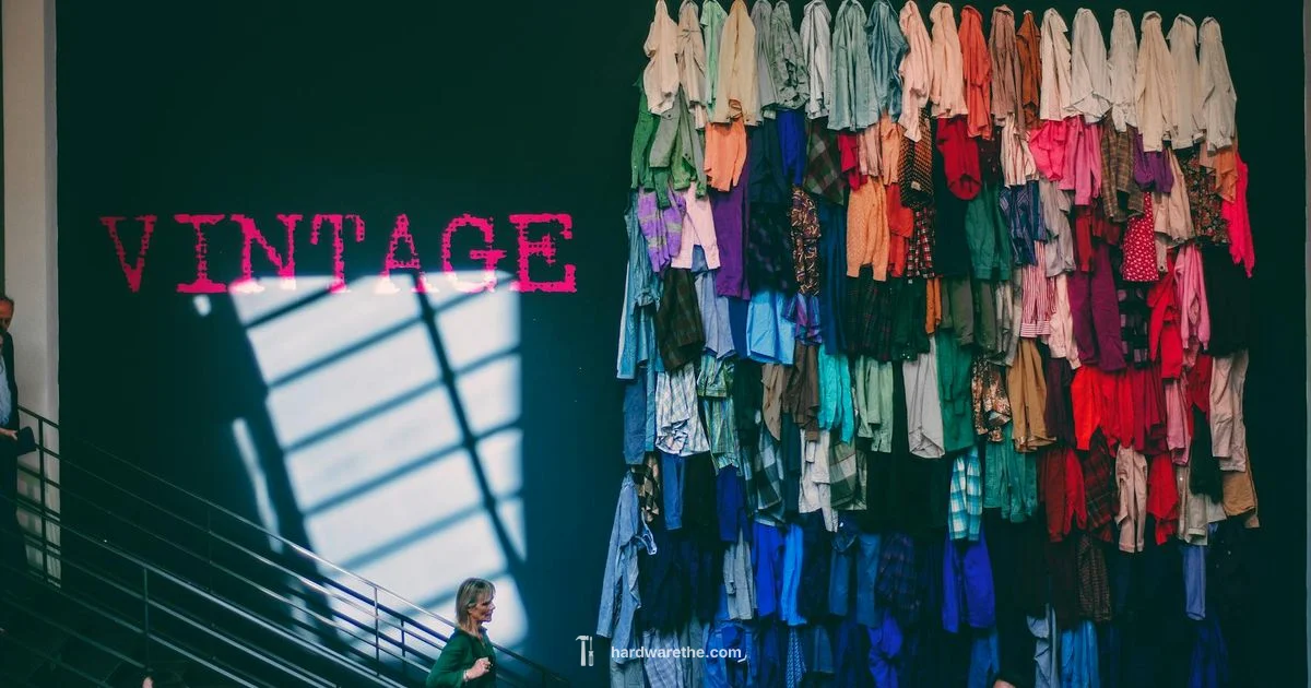 RH Outlet Cary Guide - The Hardware