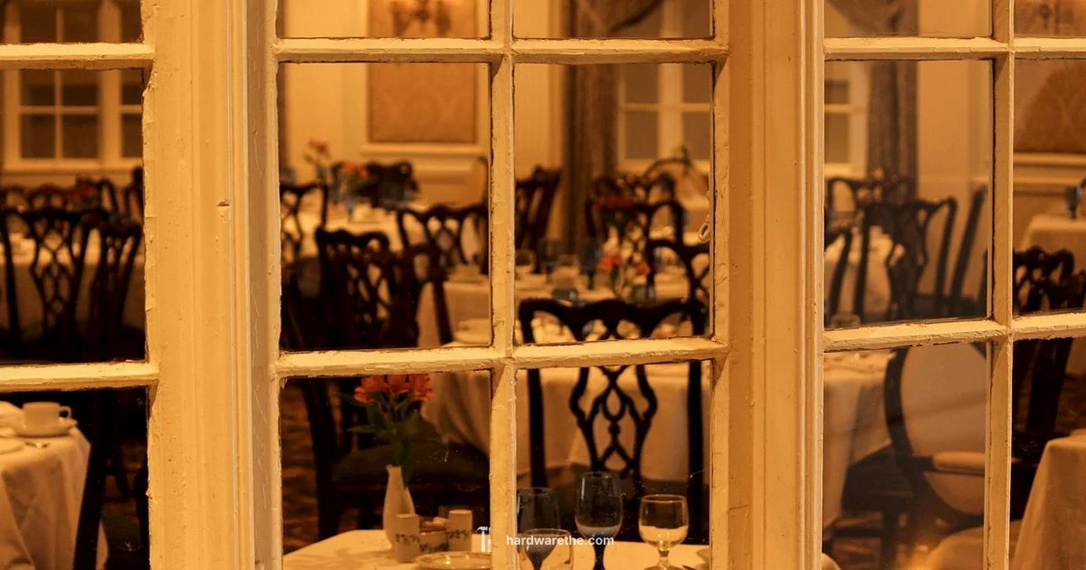 RH Dallas Dining - The Hardware