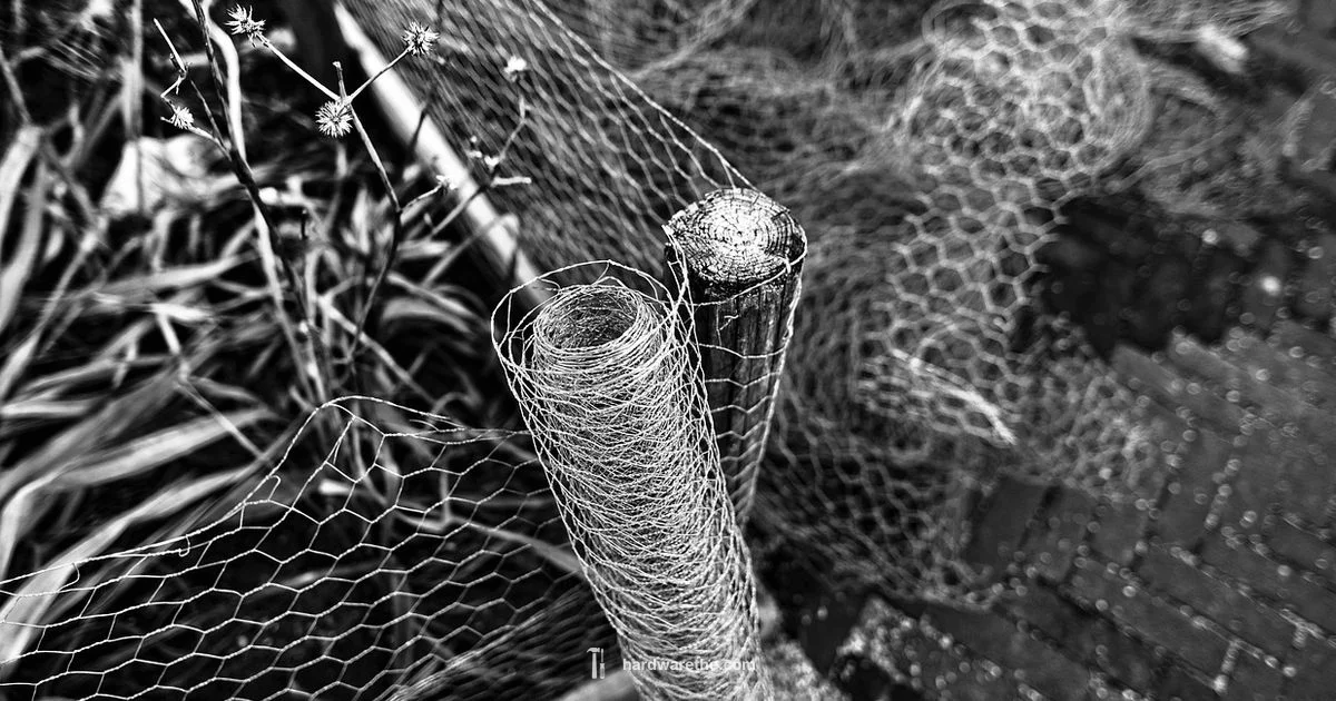 Coop Floor Mesh - The Hardware