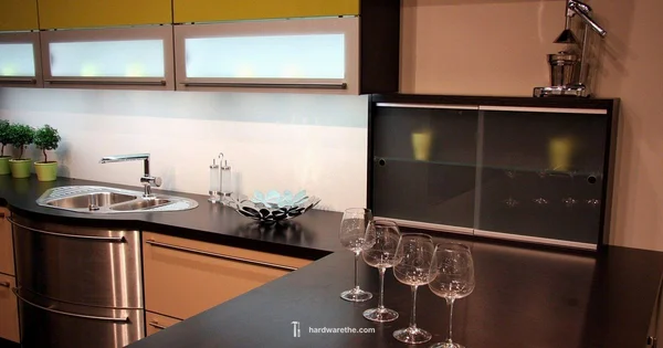 Square Hardware Guide - The Hardware